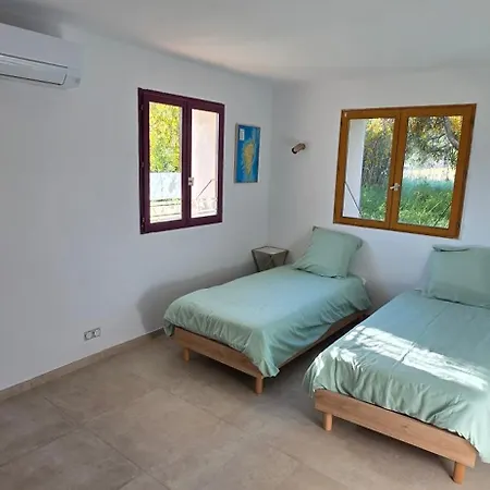 Rez-de-villa 4 Personnes A La Plaine De *