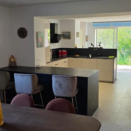 Rez-de-villa 4 Personnes A La Plaine De * Peri